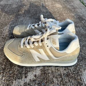 New Balance 574 Tan and White Athletic Shoes W7 M5.5